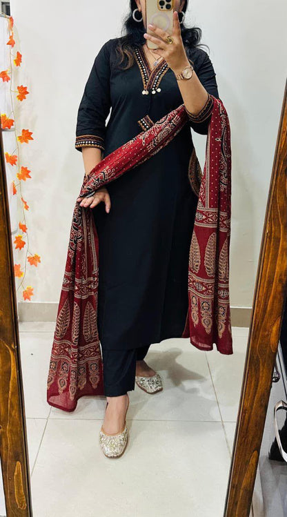 Black Kurta Pant Set with Red Ajrakh Dupatta